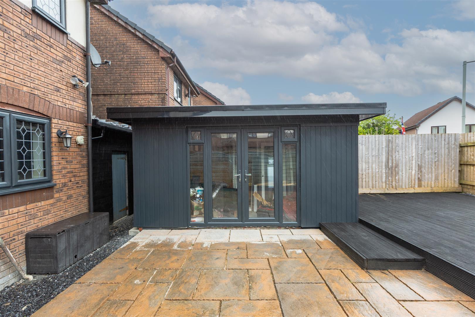 Carmarthen Road, Cwmdu, Swansea, SA5 8LL